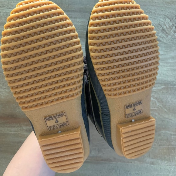 Rain boots 🥾 - Picture 8 of 9